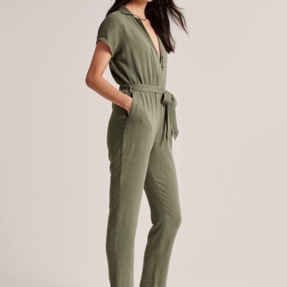 Abercrombie & Fitch Short Sleeve Collared Jumpsuit
